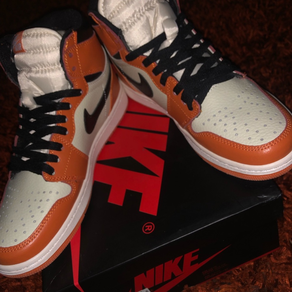 Air Jordan 1 Retro High reverse shattered backboards